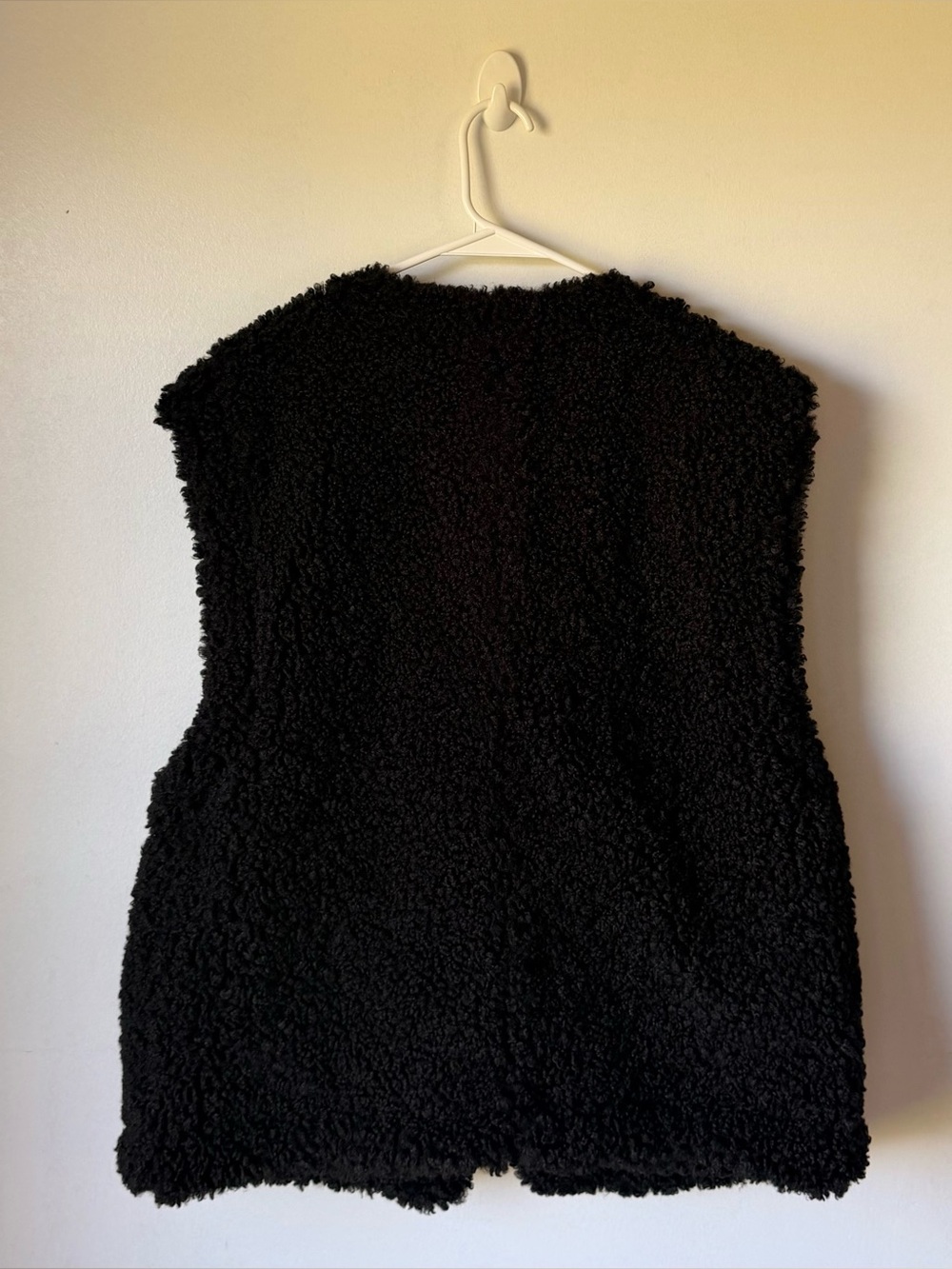 Reversible Fuzzy Relaxed Vest - Picture 10 of 14